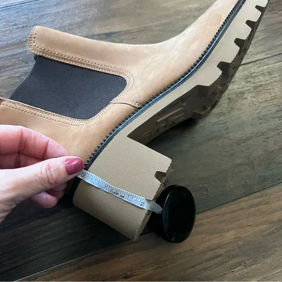 Paul Green Shasta Lug Sole Chelsea Boots NWT