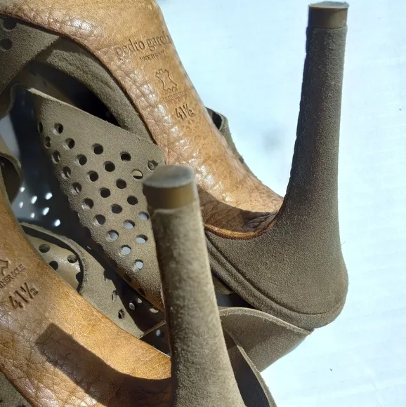 Pedro Garcia Peep Toe Sling Back Sandals Heels