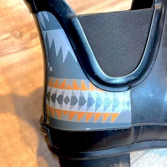 Pendleton pull on Chelsea waterproof rain boots women’s/girls size 5