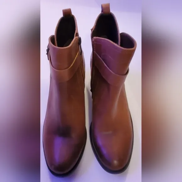 Pepe jeans sz8 Vince Camuto boot sz9 Talbot wt. Top London fog lg bag and scarf