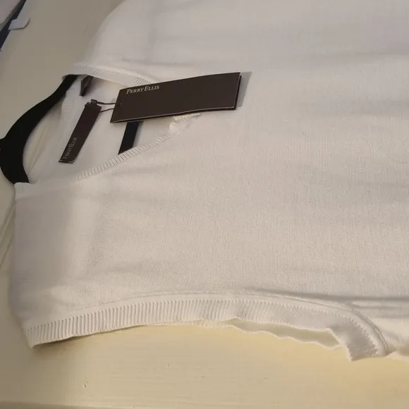 Perry Ellis V-Neck Sweater Vest White Size Large