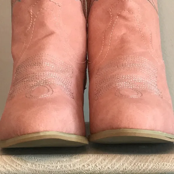 Pink Faux Suede Cowgirl Boots Size 9