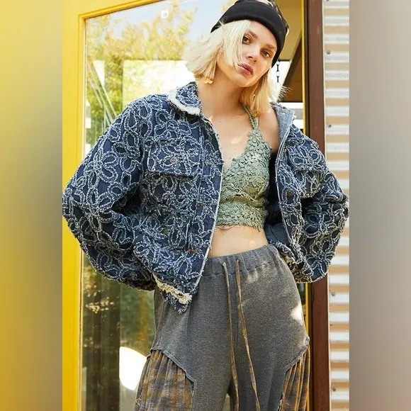 POL Flower Textured Raw Hem Denim Jacket ❤️NWT❤️IN STORES❤️