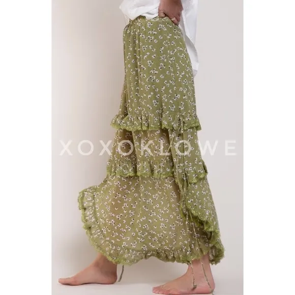 POL Green Ditzy Floral Ruffle Tiered Maxi Skirt