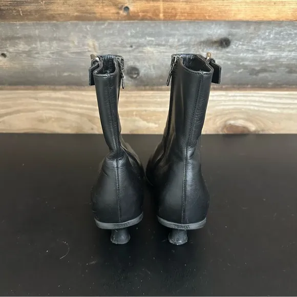 PRADA Black Ankle Boots with Kitten Heel Elegant Size 7/37 Side Zip Soft Leather