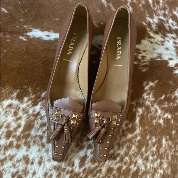 PRADA Brown Kitty Heel Pointed Slip On Gold Studded Tassel Shoes Women 8.5 EUC