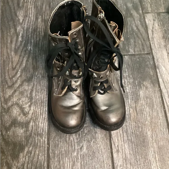 💥PRICE DROP💥 Ash Ryanna Metallic Studded Biker Boots