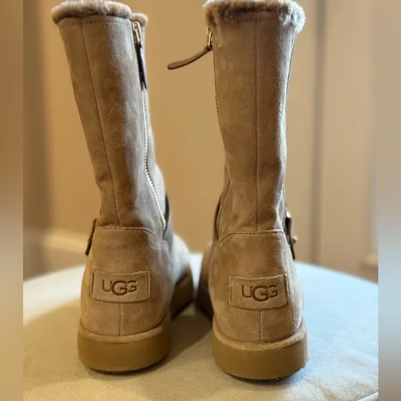 PRISTINE CONDITION UGG Classic Berge Boot Short Suede Size 5