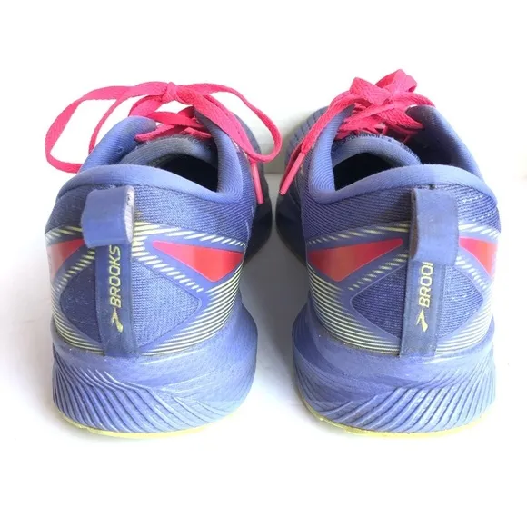 Purple and Pink Brooks Levitate 6 Running Shoes Size 10