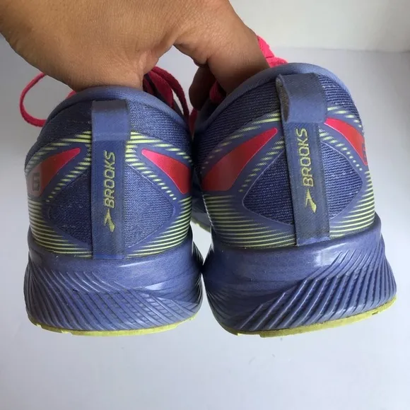 Purple and Pink Brooks Levitate 6 Running Shoes Size 10