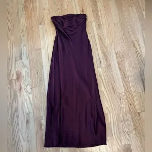 Quince 100% Silk Strapless Dress in Wine Tasting Red Size XS
