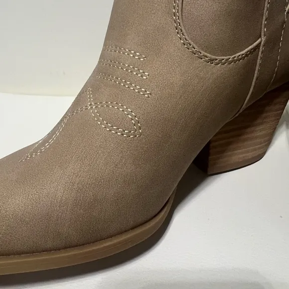 Rachel Zoe Tan Short Cowboy Boots NWOT