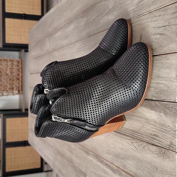 Rag &amp; Bone Margot Perforated Western Design Leather Boots Size EU 35 $495