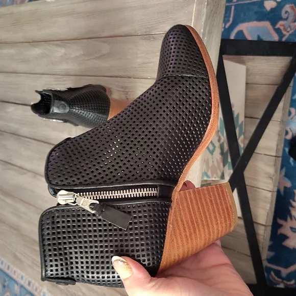 Rag &amp; Bone Margot Perforated Western Design Leather Boots Size EU 35 $495