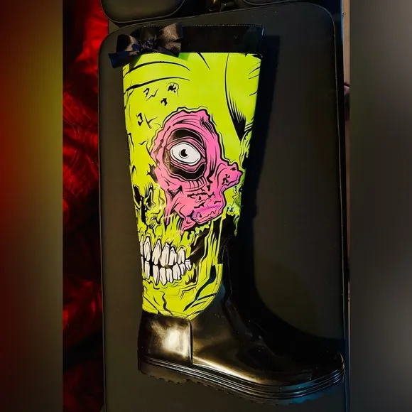 Rare Discontinued Iron Fist Zombie Rain Boots New with defects 18.5” US 10 EU 41