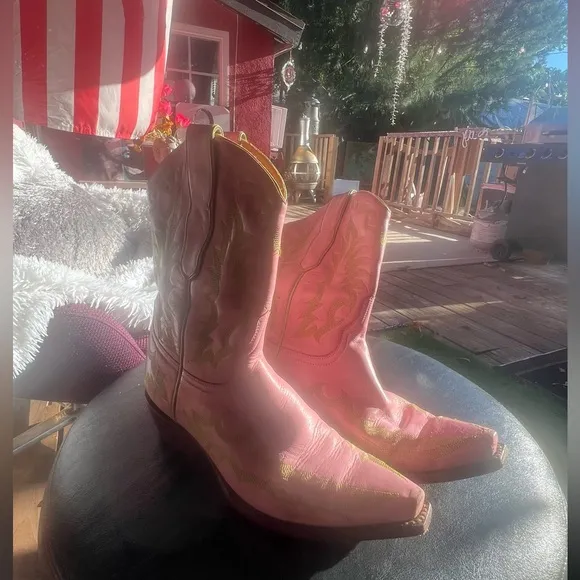 Rare OLD GRINGO Pink Embroidered Floral Western Boots Cowboy Boots 8.5
