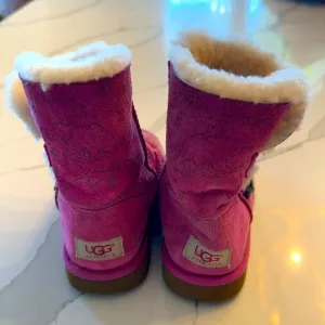 RARE UGG Pink Woodland Animal Embossed Short Boots Size Big girl 3