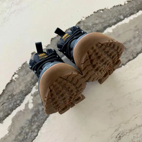 RARE Vans Ultrarange EXO Hi GORE-TEX MTE-3 BootBlack Gold High-Top Sneakerboots