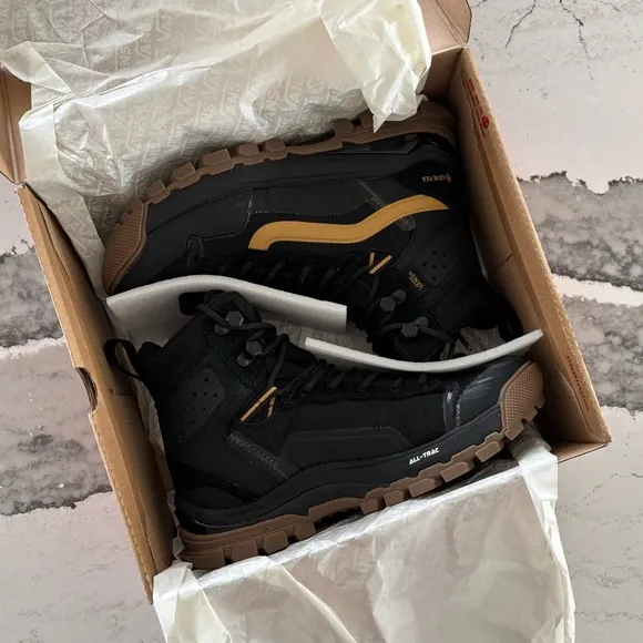 RARE Vans Ultrarange EXO Hi GORE-TEX MTE-3 BootBlack Gold High-Top Sneakerboots