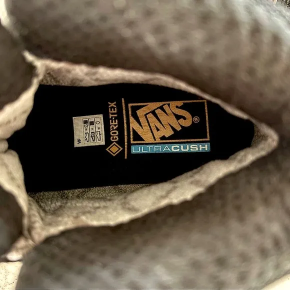 RARE Vans Ultrarange EXO Hi GORE-TEX MTE-3 BootBlack Gold High-Top Sneakerboots