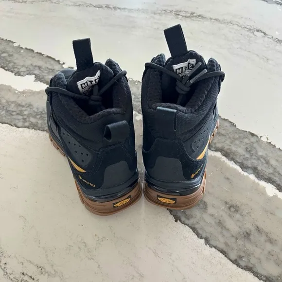 RARE Vans Ultrarange EXO Hi GORE-TEX MTE-3 BootBlack Gold High-Top Sneakerboots