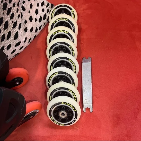 RB XL Black and Yellow Inline Skates with‎ extra 70 mmWheels