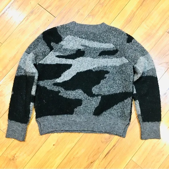 RD Style Camouflage camo sweater winter black grey gray cozy medium