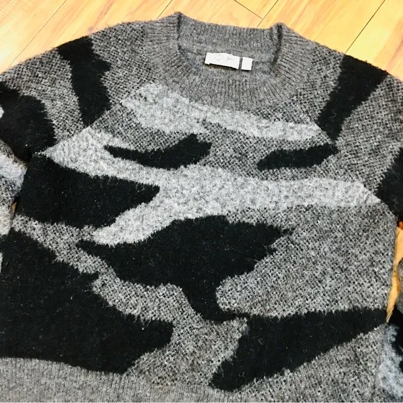 RD Style Camouflage camo sweater winter black grey gray cozy medium