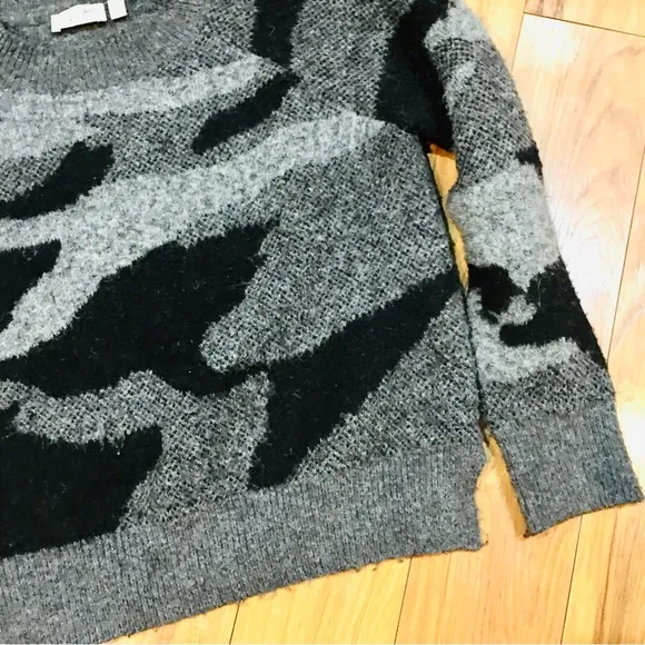 RD Style Camouflage camo sweater winter black grey gray cozy medium