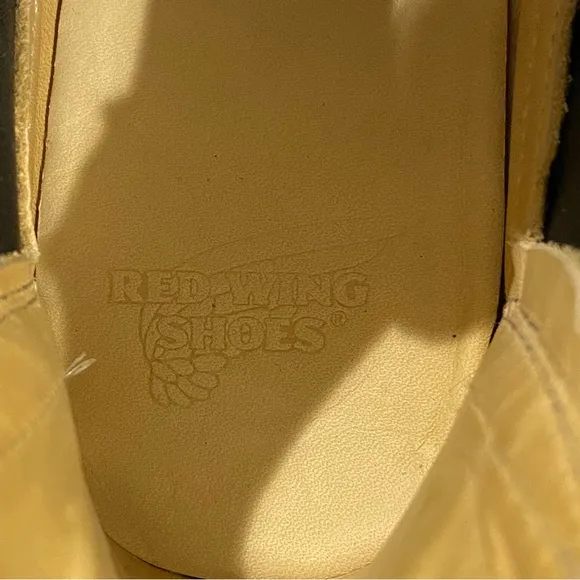 Red Wing Women’s Classic Short Chelsea Boots - 9.5