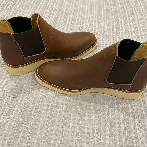 Red Wing Women’s Classic Short Chelsea Boots - 9.5