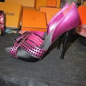 Rene Caovilla Black &amp; Pink Studded Italian Leather open toed pumps heels size 6