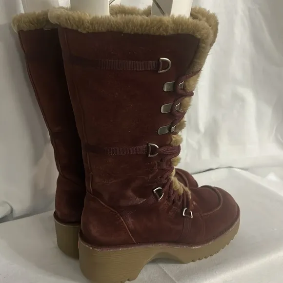 Report VTG y2k Red Suede Sleigh Chunky Winter Platform Boots w/ Faux Fur Trim 6