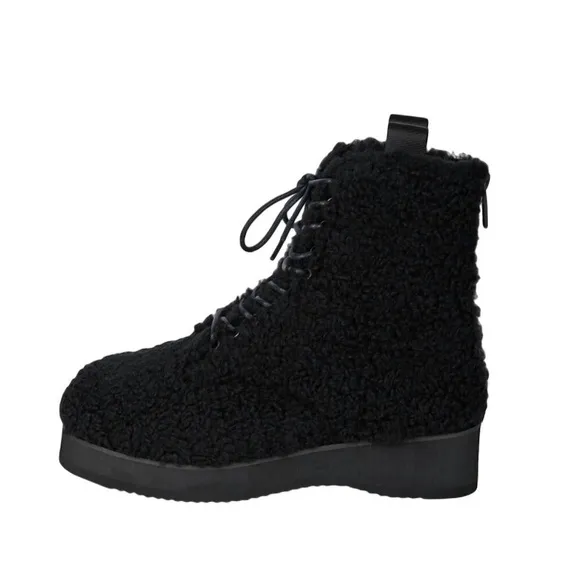 ROAM ❤️‍🔥 COMBAT CUSH COZY BOOTS NWT SIZE 9 IN BLACK