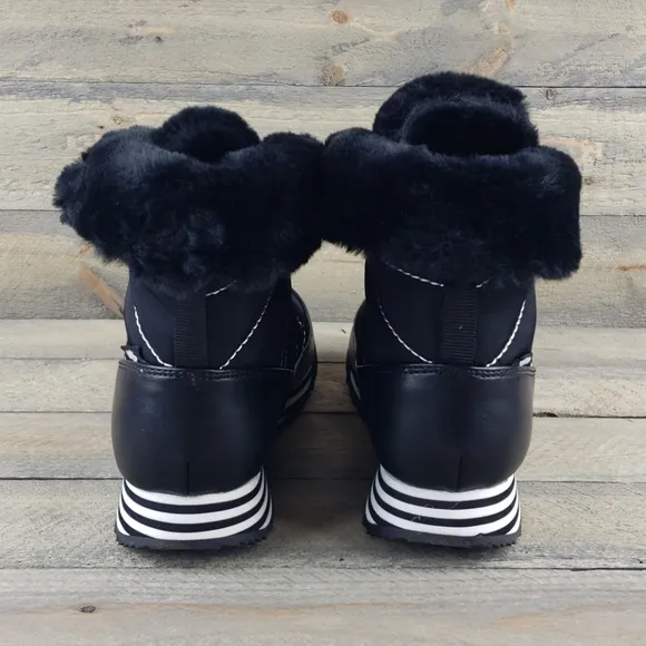 Rocket Dog Women's Icee Dash Ankle Snow Boots
