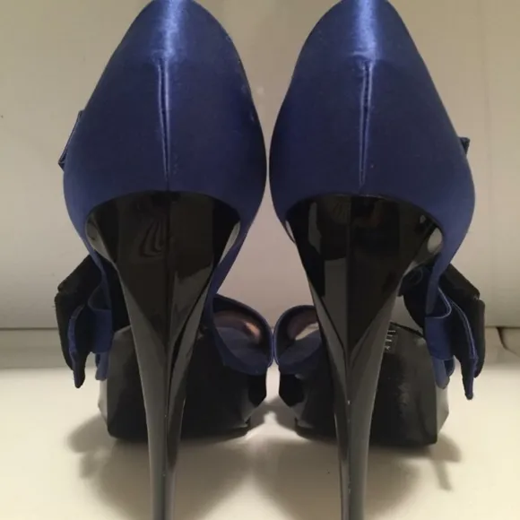 ROGER VIVIER Stunning Avante Garde Platform Heels