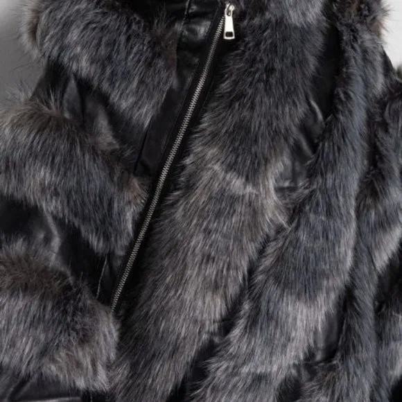RUNWAY SUPERMODEL STATUS  MOTO PONCHO WITH FAUX FUR ( BRAND NEW !!!)