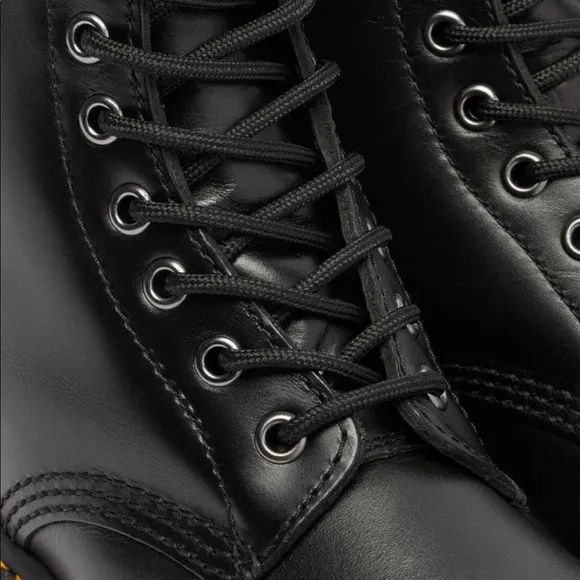 SALE! NEW Dr. Martens Faux Fur Lined 1460 Serena Lace Up Boots in Atlas- Black