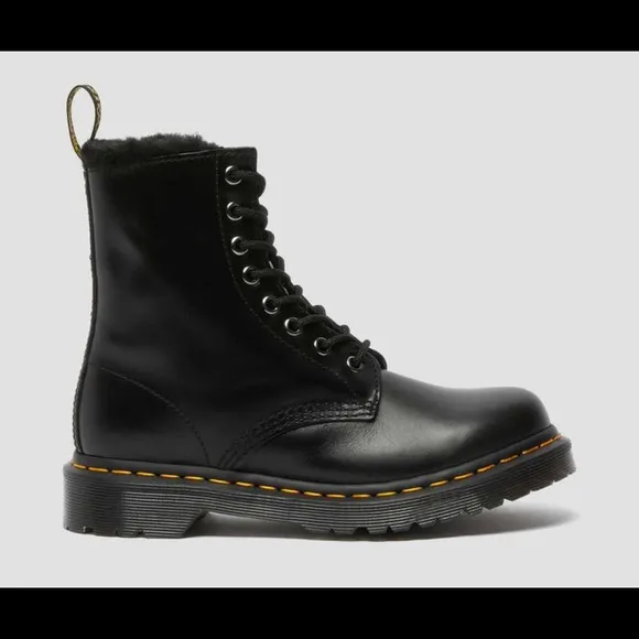 SALE! NEW Dr. Martens Faux Fur Lined 1460 Serena Lace Up Boots in Atlas- Black