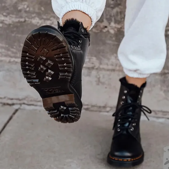 SALE! NEW Dr. Martens Faux Fur Lined 1460 Serena Lace Up Boots in Atlas- Black