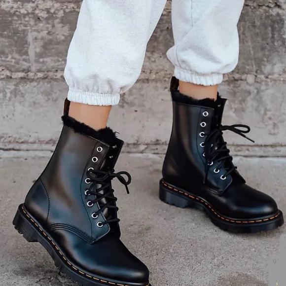 SALE! NEW Dr. Martens Faux Fur Lined 1460 Serena Lace Up Boots in Atlas- Black