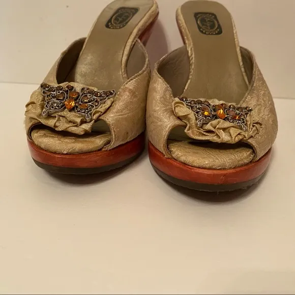 SALPY HEELS SLIDES GOLD BROCADE BUTTERFLY HANDMADE Size 8 USA