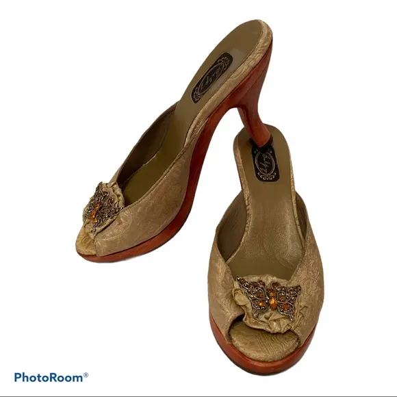 SALPY HEELS SLIDES GOLD BROCADE BUTTERFLY HANDMADE Size 8 USA