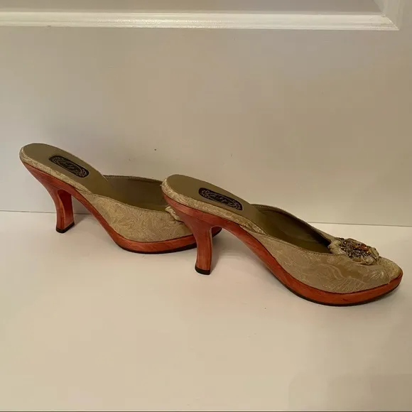 SALPY HEELS SLIDES GOLD BROCADE BUTTERFLY HANDMADE Size 8 USA