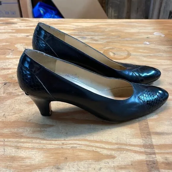 SALVATORE Ferragamo Vintage BLK Leather Heels
