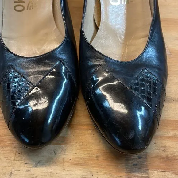 SALVATORE Ferragamo Vintage BLK Leather Heels