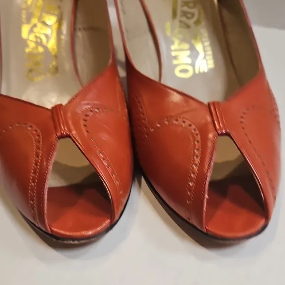 Salvatore Ferragamo Women's Rust Slingback Heels Size 7.5 AA