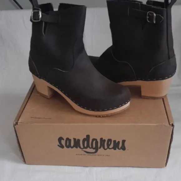 Sandgrens Swedish clog boots. Size 41 New in Box  Fudge Brown