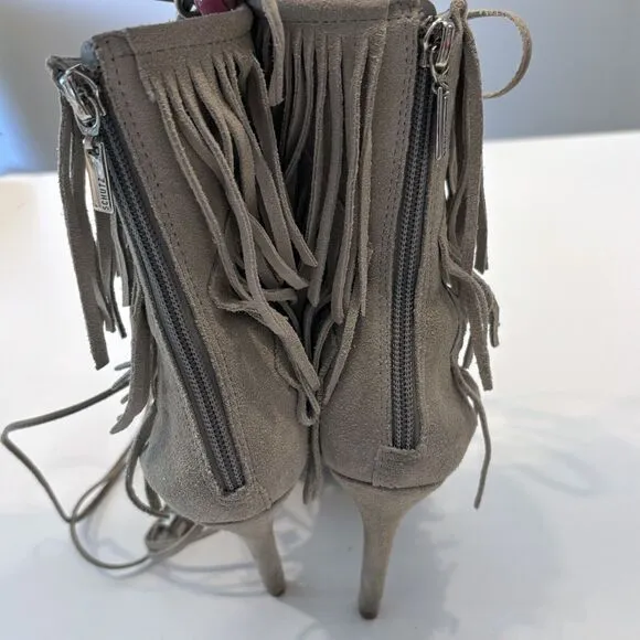 Schutz Women's Kija Fringe Suede Gladiator Heels Sandals Tassels US Size 6.5 B‎