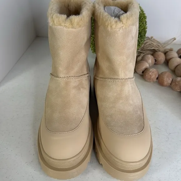 SCOTCH &amp; SODA Made In Portugal Beige Suede Cozy Faux Fur Booties Sz 40/7.5